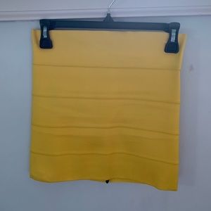 Yellow pencil skirt